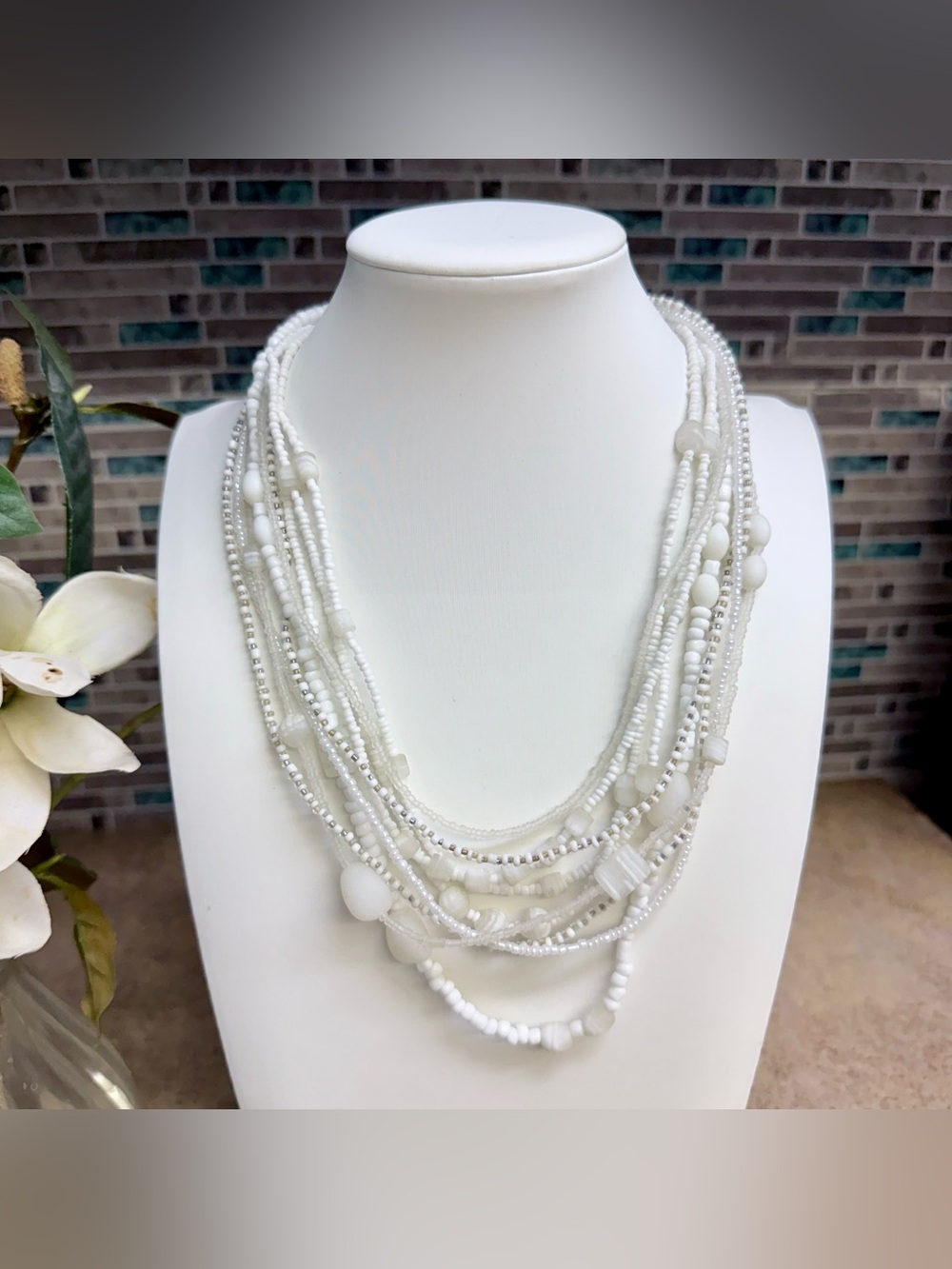 Chico’s white beaded statement necklace